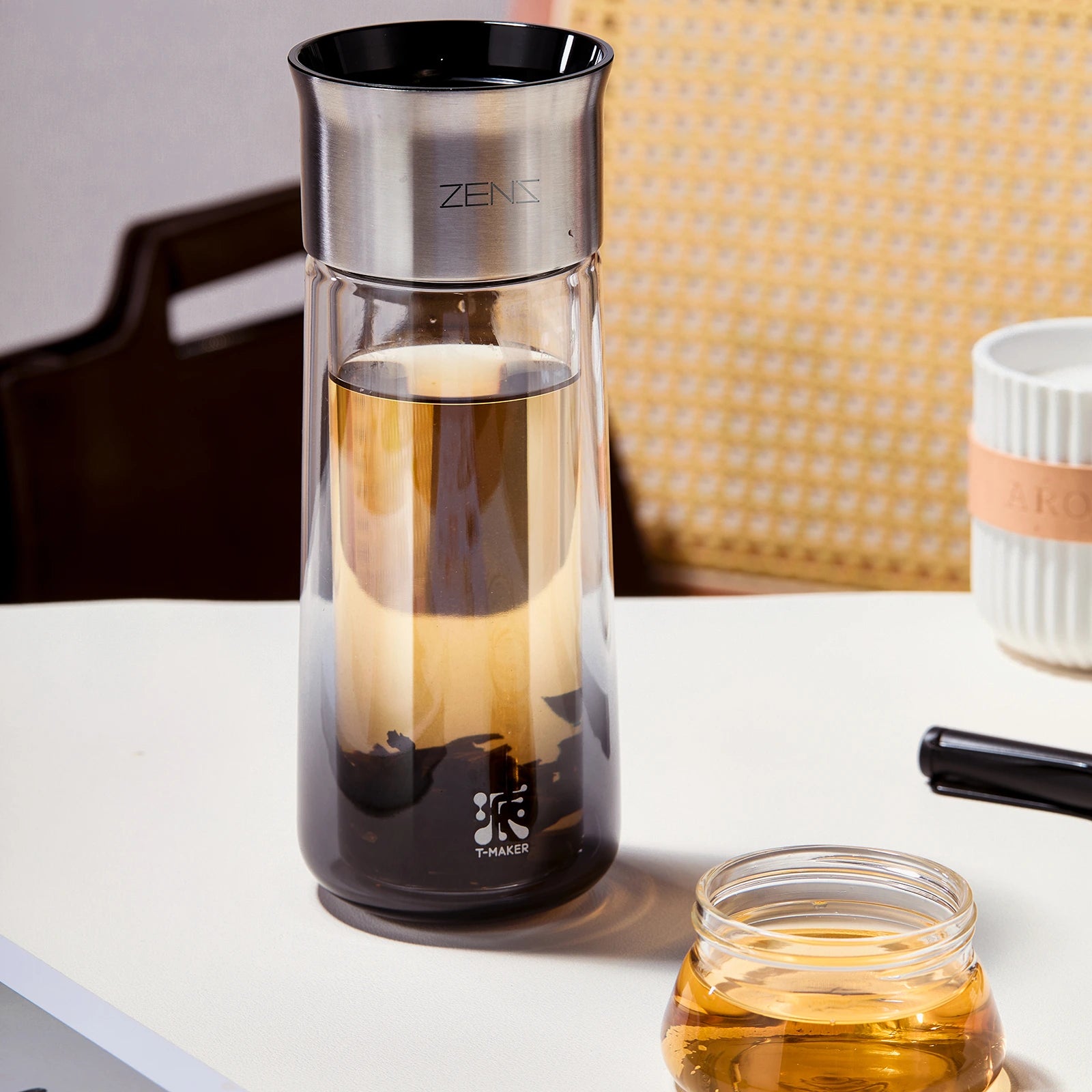 10 Oz Portable Tea Maker for Tea-Water Separation Gradient Black