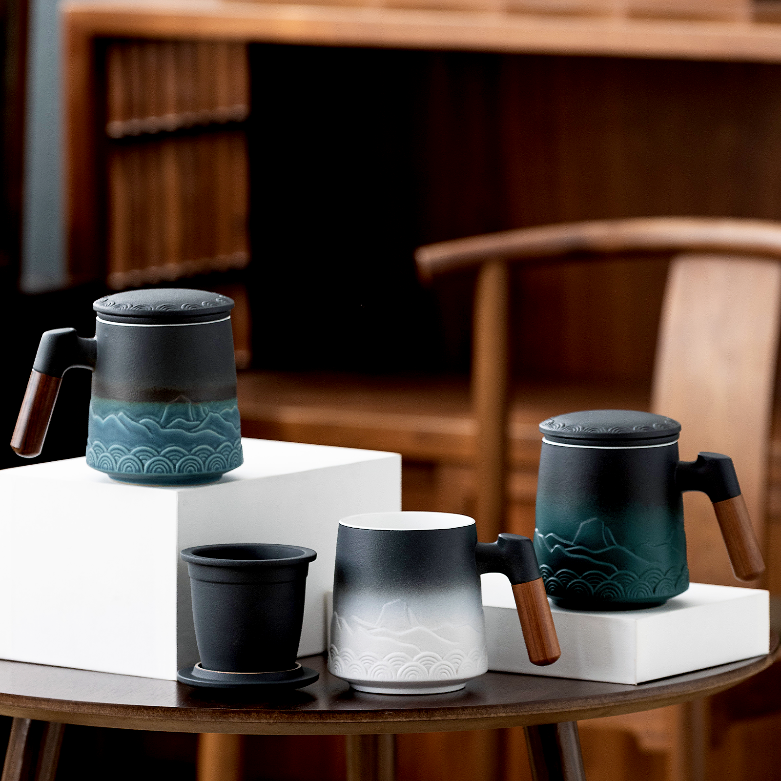 ZENS Tea Mug with Infuser and Lid, Wood Handle Loose Tea Steeper Mug, Gradient Embossed Ceramic Tea Stainer Cup/16.9oz