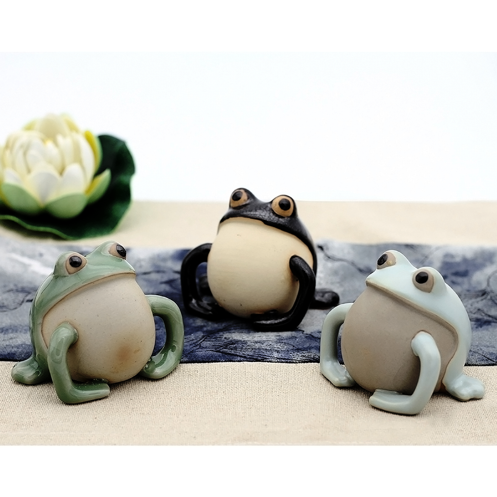 ZENS Hand-crafted Ge Kiln Tea Frog