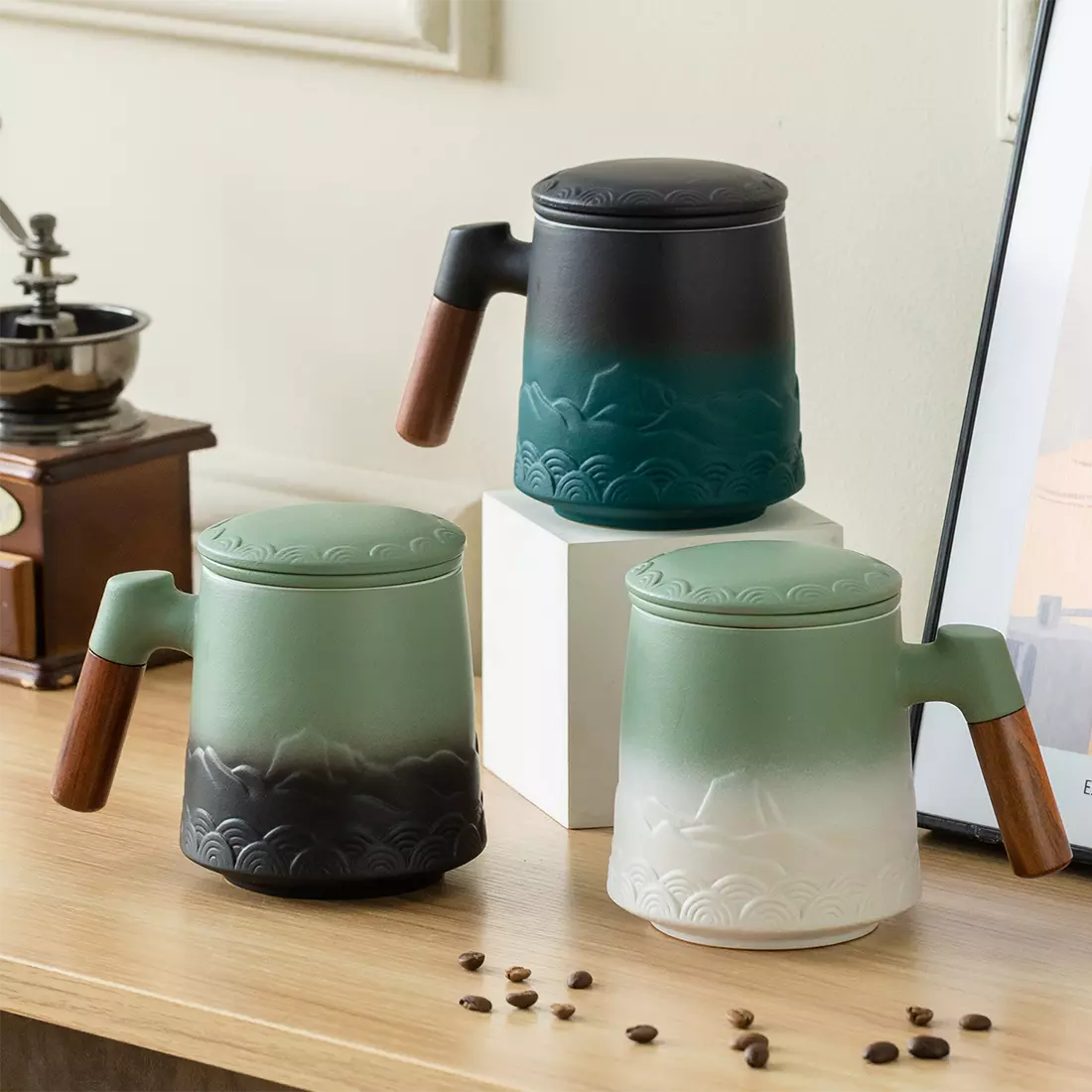 Tea Infuser Mug & Coaster 16.8 Oz Embossed White & Green