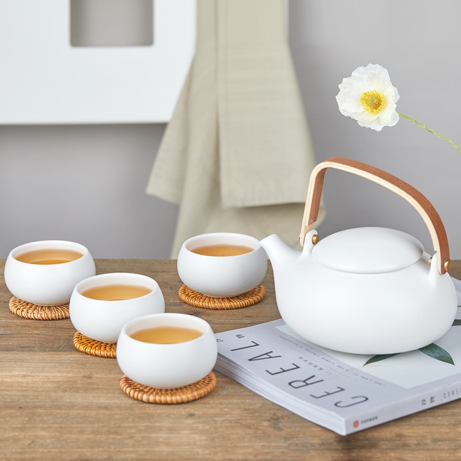 zensliving white-ceramic-teapot-set with cups for home tea brewing