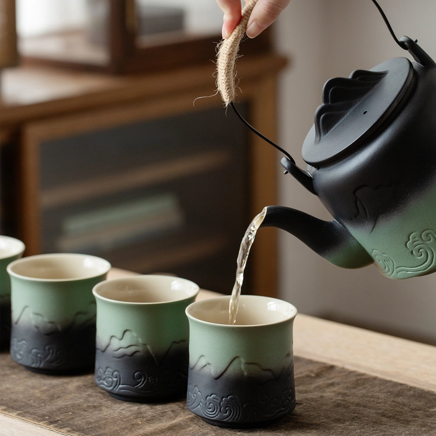 Japanese Vintage Ceramic 33oz Teapot with 4 Cups Pea Green.