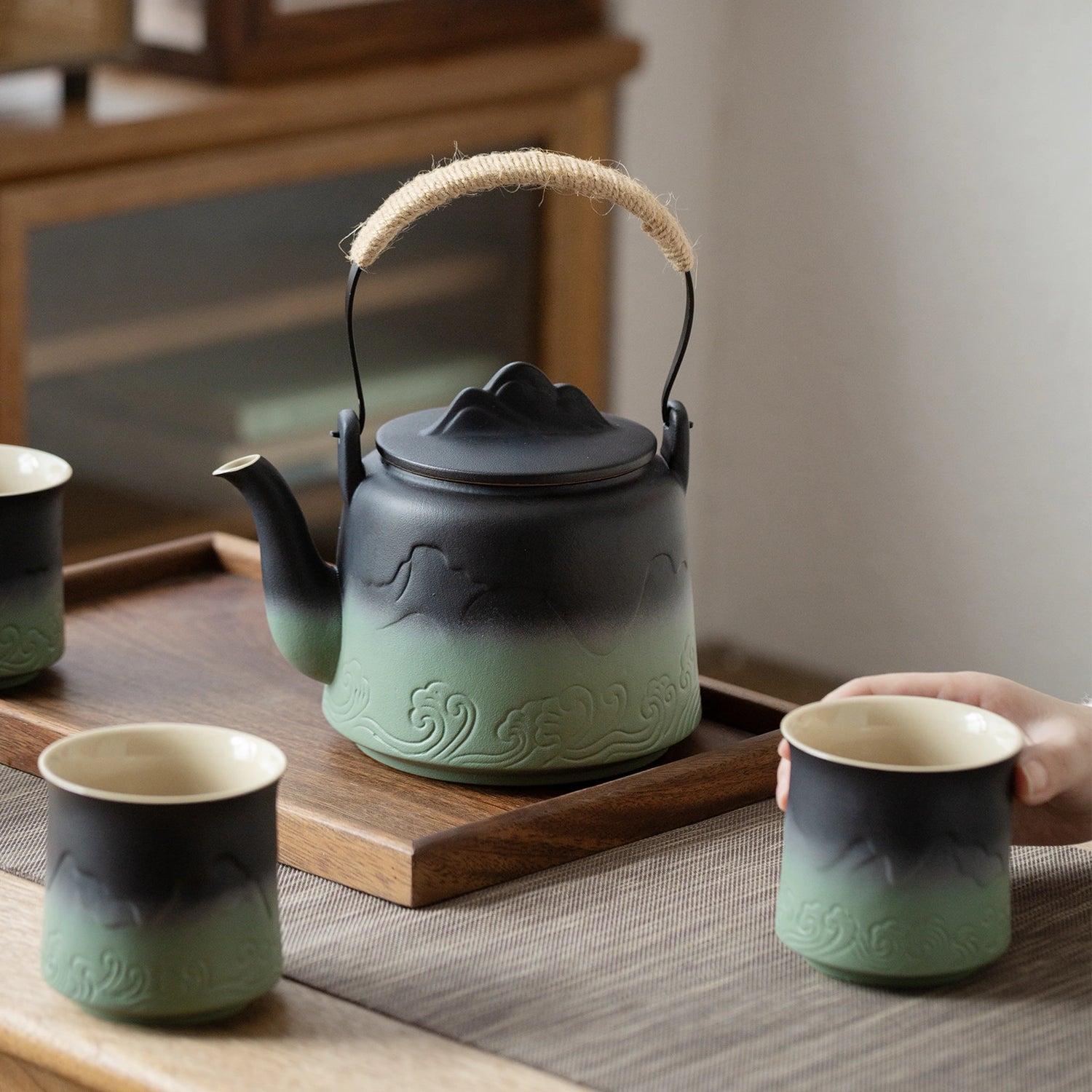 Japanese Vintage Ceramic 33oz Teapot with 4 Cups Pea Green.