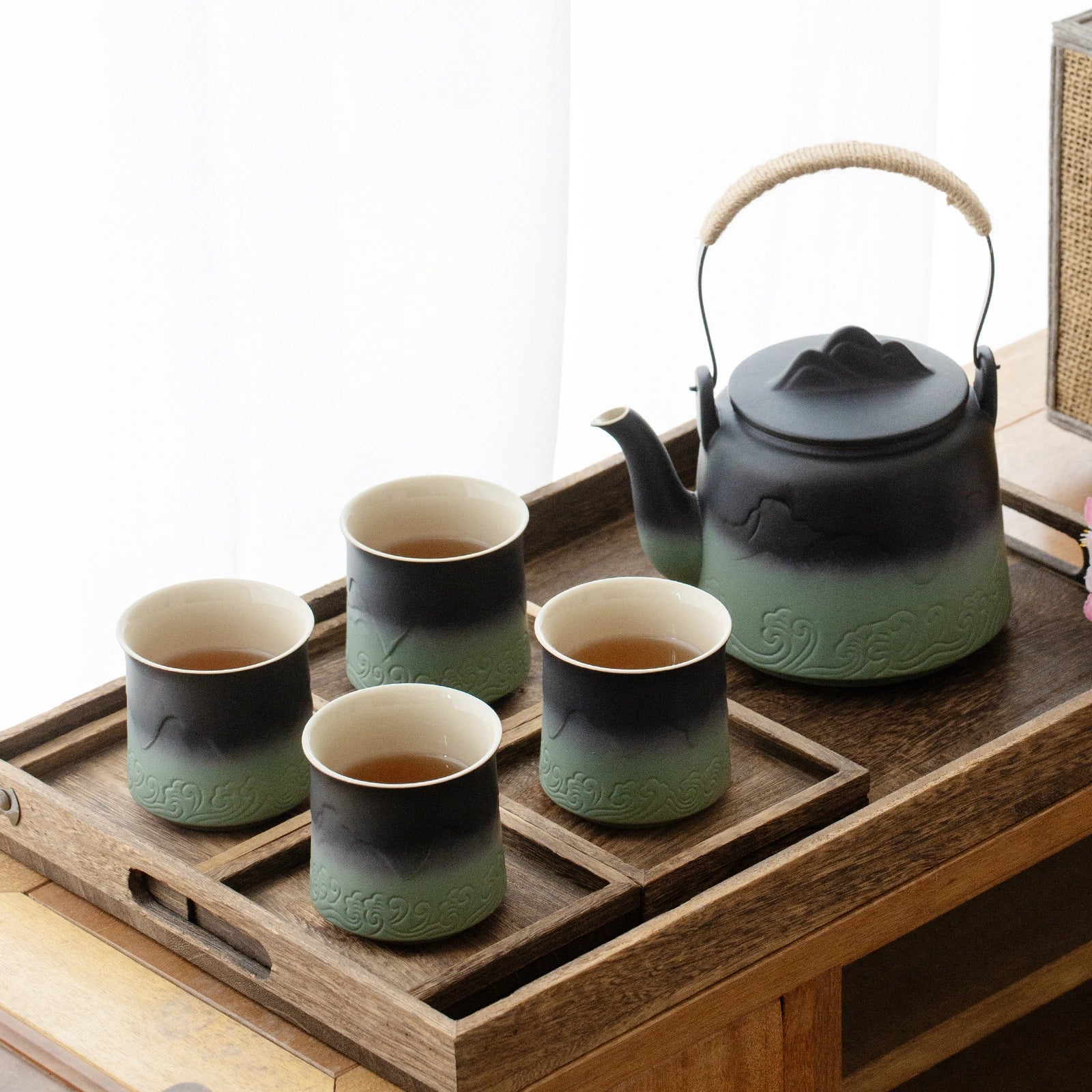 Japanese Vintage Ceramic 33oz Teapot with 4 Cups Pea Green.