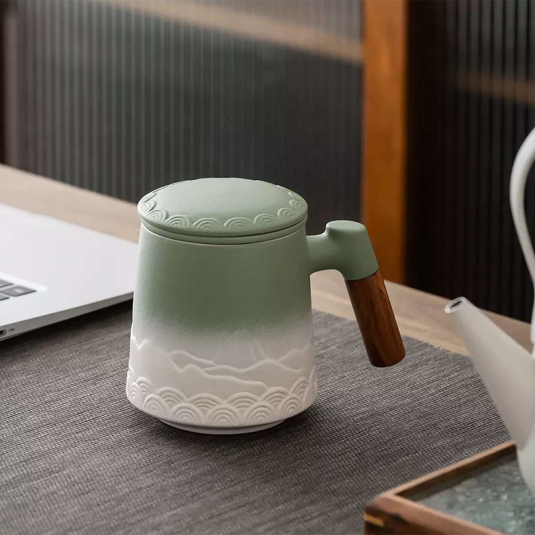 Tea Infuser Mug &amp; Coaster 16.8 Oz Embossed White &amp; Green