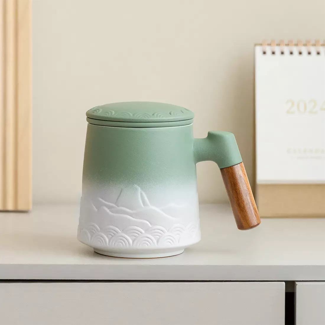 Tea Infuser Mug &amp; Coaster 16.8 Oz Embossed White &amp; Green