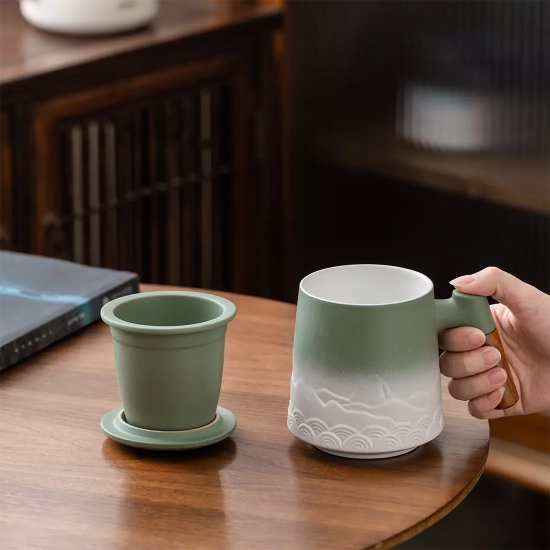 Tea Infuser Mug &amp; Coaster 16.8 Oz Embossed White &amp; Green